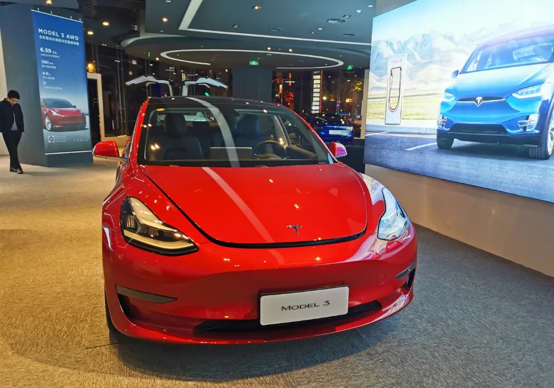 國網(wǎng),打臉,Model,特斯拉,燒壞,充電 Model 3才買6天充電就被燒壞：特斯拉稱是電流太大 被國網(wǎng)"打臉"
