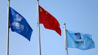 威騰電氣“滑稽”IPO：父子控股且父親有834條周邊風險