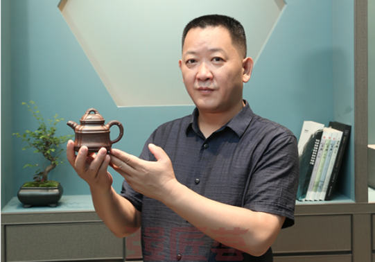 ssssssssss “強(qiáng)匠薈”紫砂制壺名家范偉群 “大生壺”傳人繼承傳統(tǒng)開拓創(chuàng)新