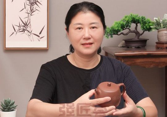 劉建芳,強匠,求索,流芳,篤定,紫砂壺 “強匠薈”紫砂壺名家劉建芳：心懷篤定壺道求索 潛心創作千載流芳