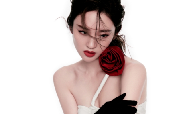 唐藝昕,紅唇,迷人,黑白,搭配,展現 電鰻號｜唐藝昕紅唇搭配黑白時尚，展現迷人魅力與自信