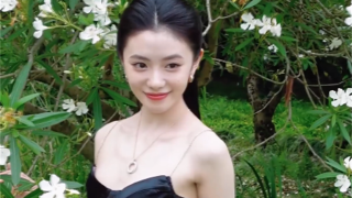 劉浩存,吊帶,禮服,驚呼,不已,網(wǎng)友 劉浩存穿上黑色吊帶禮服裙，網(wǎng)友們驚呼不已！