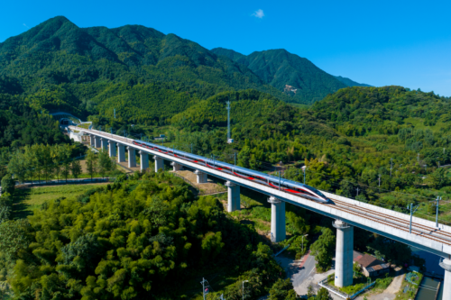 鐵路  16萬公里鐵路撐起活力中國(guó)，神州高鐵受益軌道交通發(fā)展