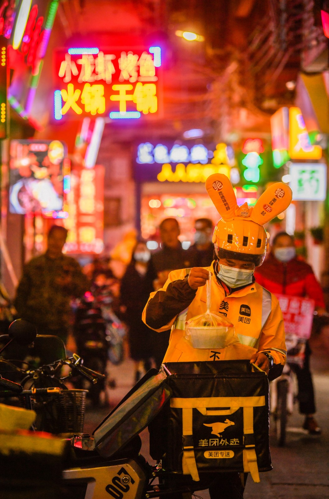 綠茶餐廳 美團(tuán)外賣 情人節(jié) 浙江就地過(guò)年新姿勢(shì)，綠茶餐廳憑借外賣“一人食套餐”大攬新客