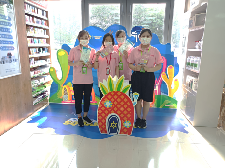 穩健醫療 穩健醫療聯合百強藥店開展公益活動，旨在呼吁保護海洋不亂丟口罩