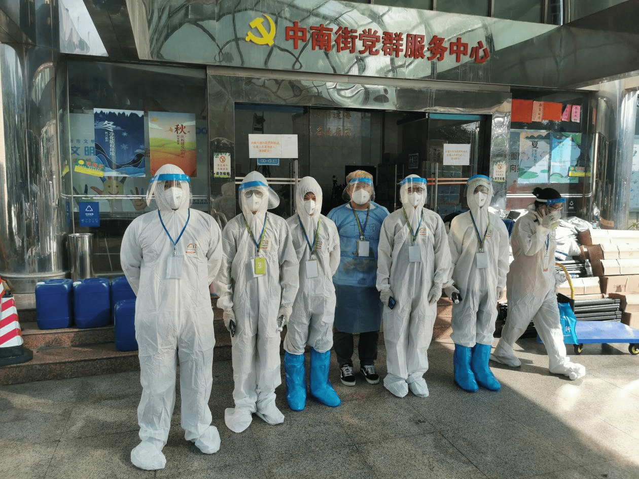 十薈團 抗疫保供 十薈團抗疫保供一線：“我是黨員，肯定要沖在前面”