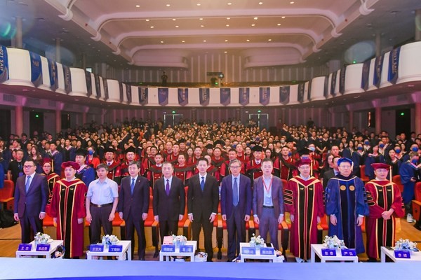 上海交通大學(xué) 上海交通大學(xué)上海高級(jí)金融學(xué)院2021年畢業(yè)典禮舉行