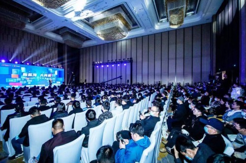 義烏90后 躺不平的義烏90后：地下室創業,通過一根網線把貨賣到東南亞